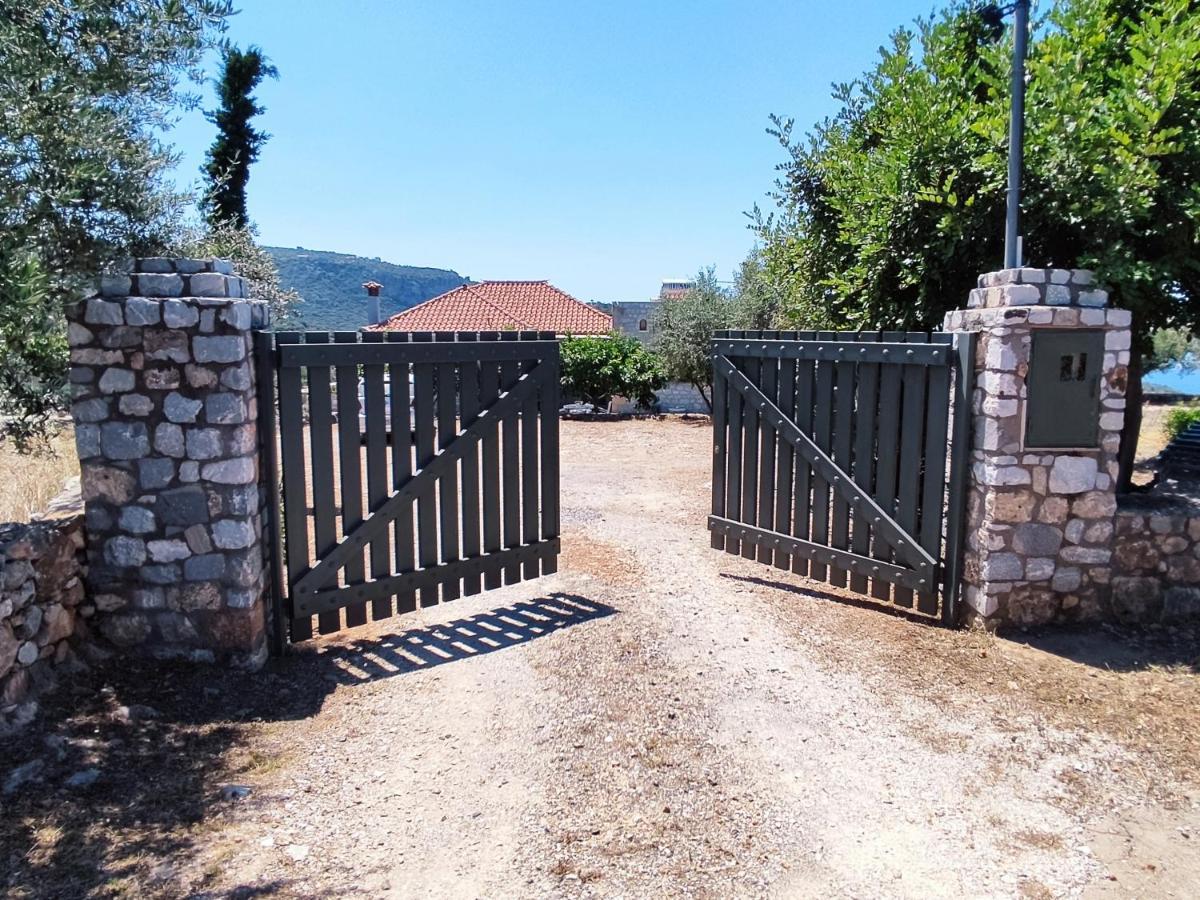 Athina'S Stone House In Kardamyli Βίλα Εξωτερικό φωτογραφία
